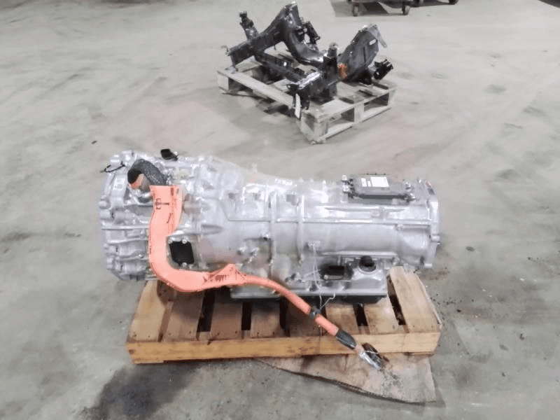 2023 Toyota Tundra (at), Hybrid, 4x2, Used Transmission